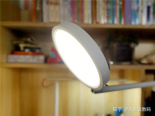 照明看護兩不誤，陪伴永不掉線——創米小白智能護眼臺燈體驗